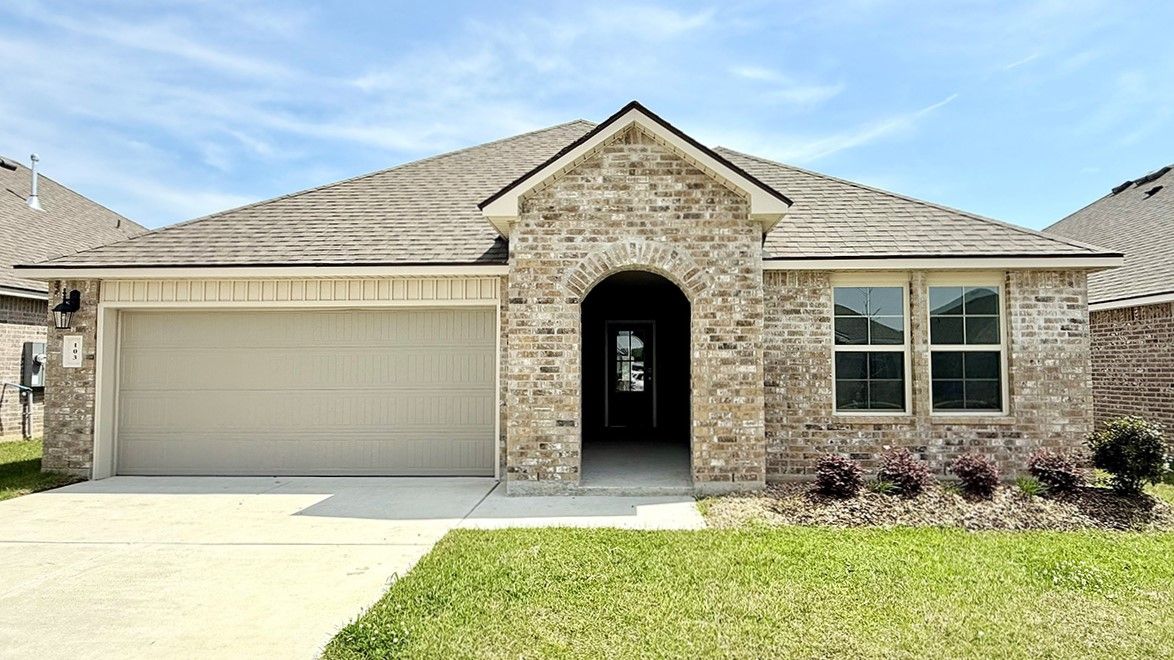 Exterior:Elevation Image 0.