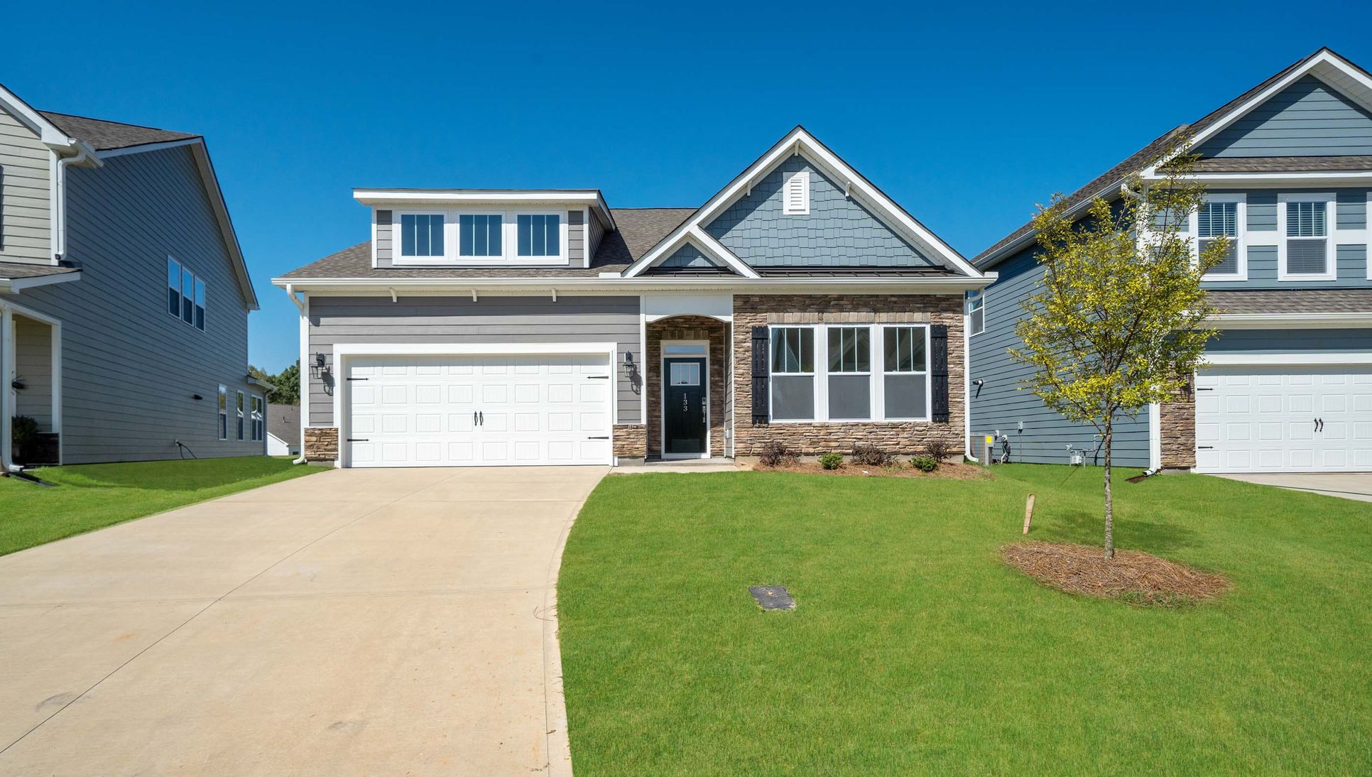 Exterior:Elevation Image 0.