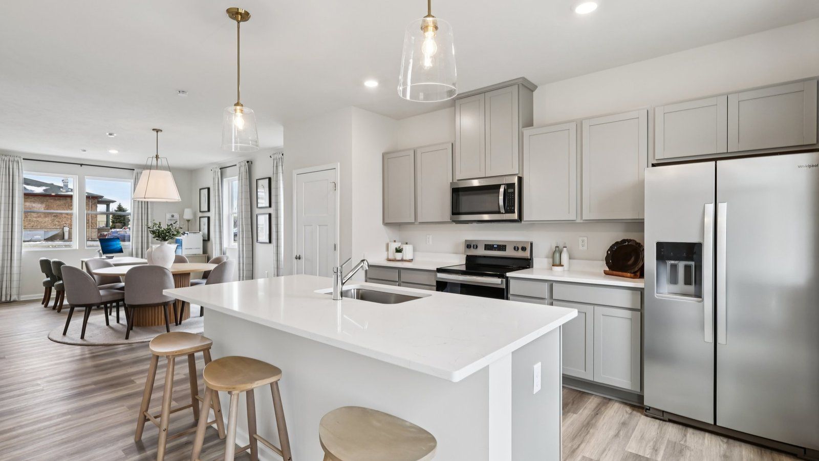 Exterior:Elevation Image 0.