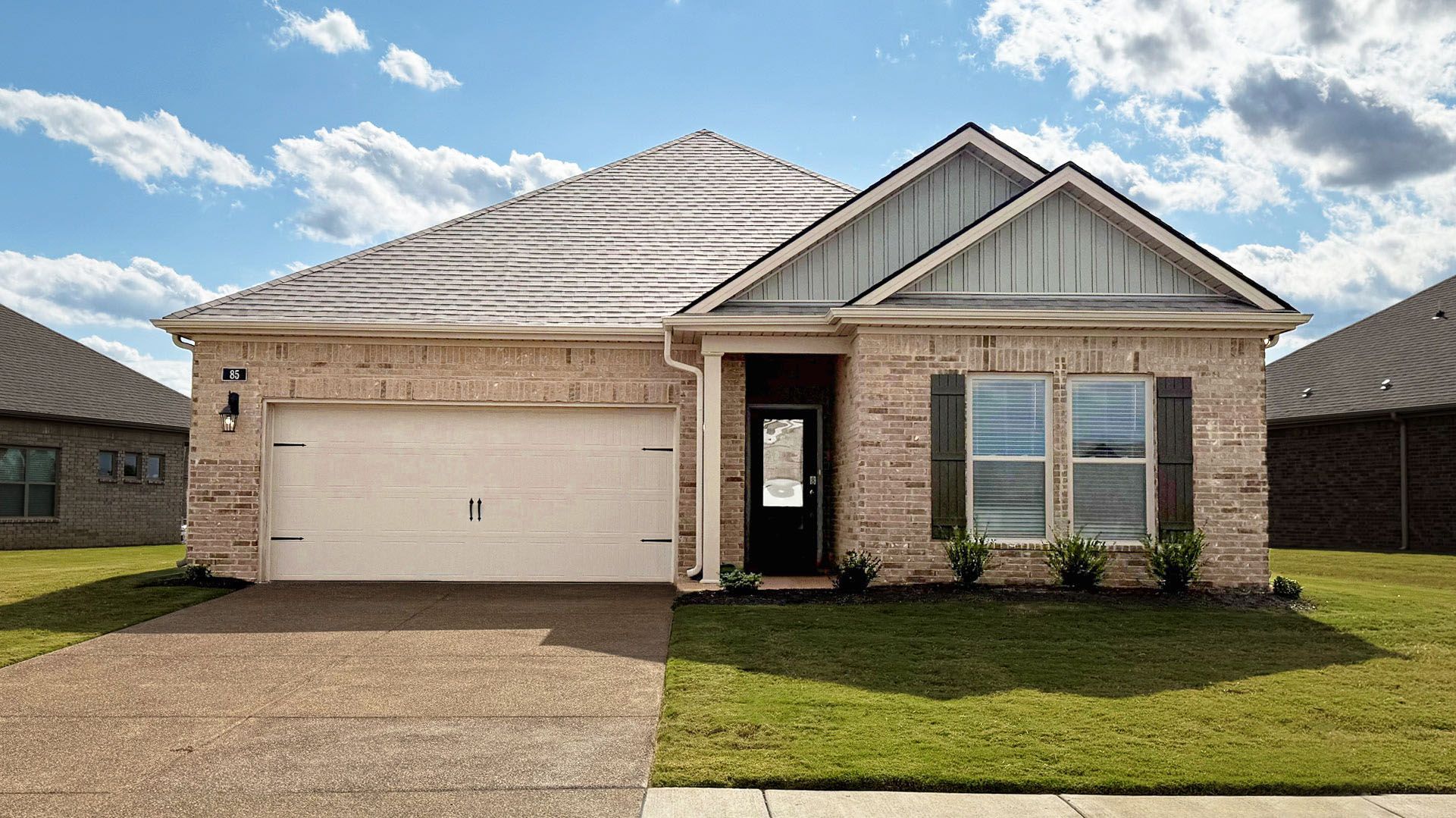 Exterior:Elevation Image 0.