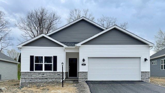 Exterior:Elevation Image 0.