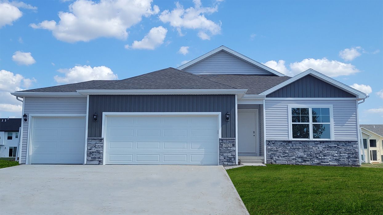 Exterior:Elevation Image 0.