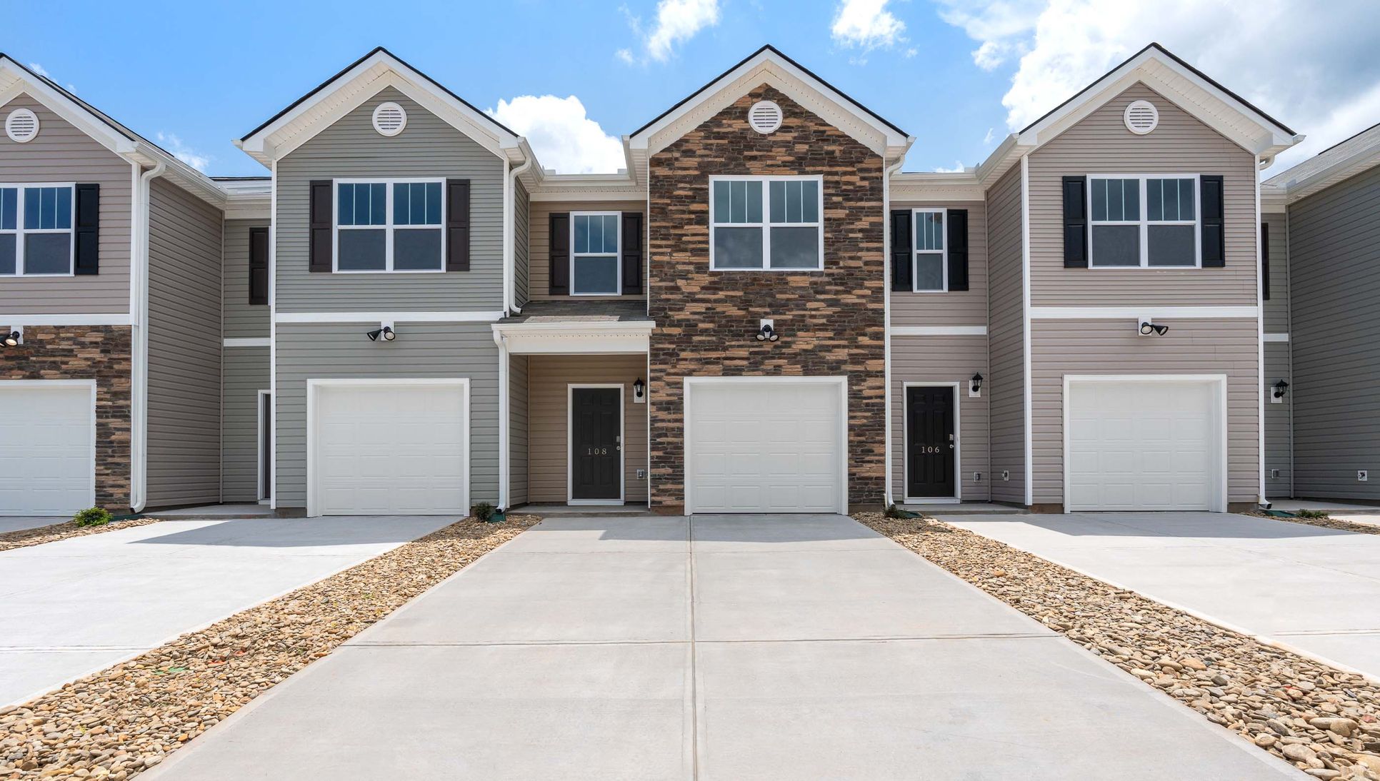 Exterior:Elevation Image 0.