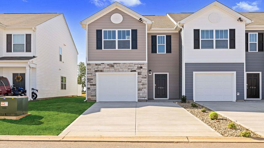 Exterior:Elevation Image 0.