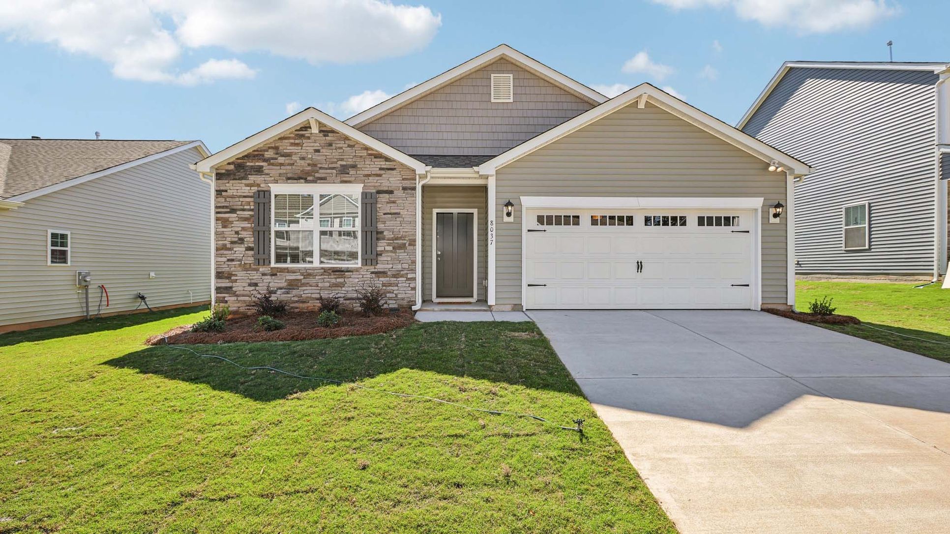 Exterior:Elevation Image 0.