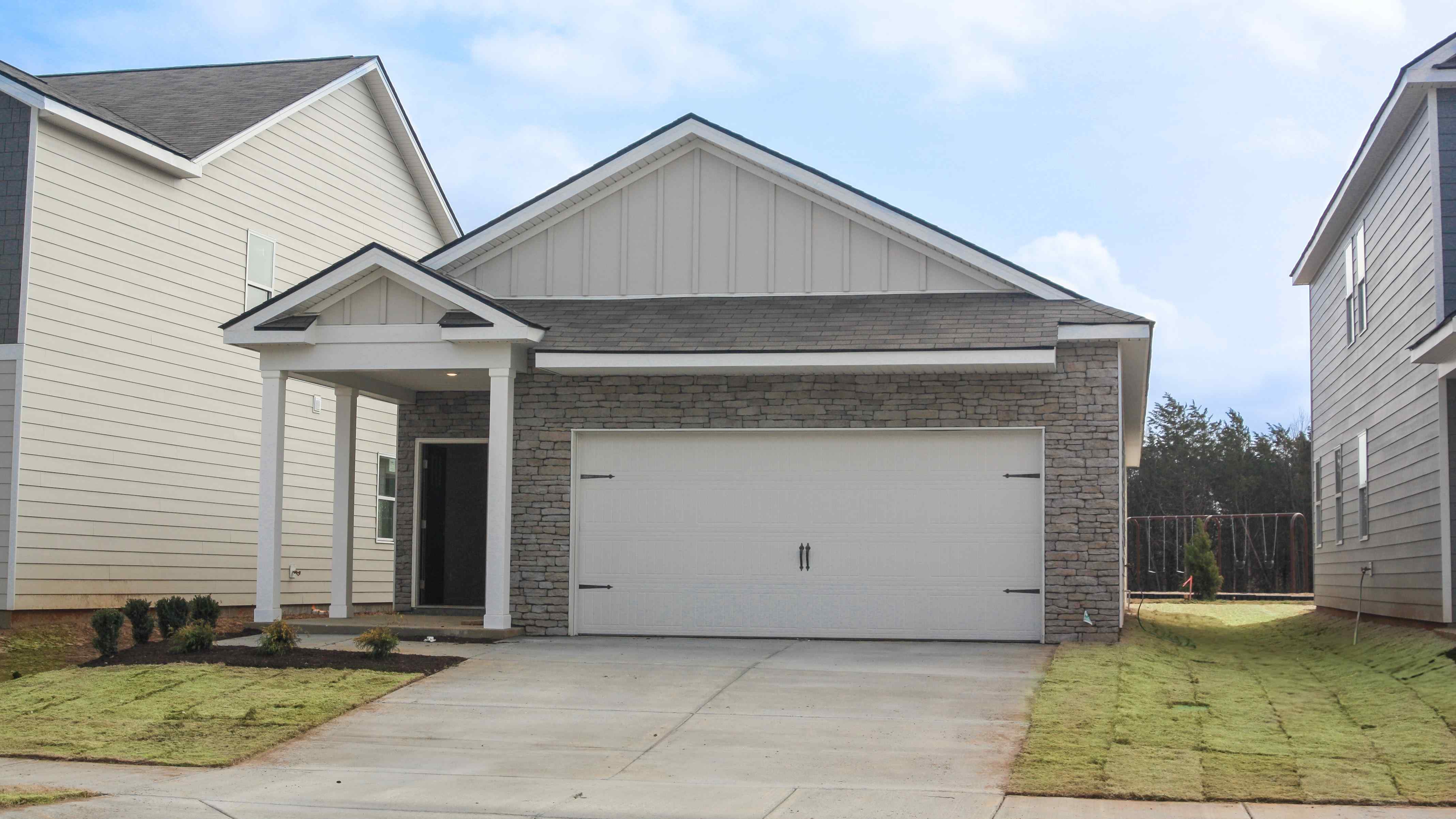 Exterior:Elevation Image 0.