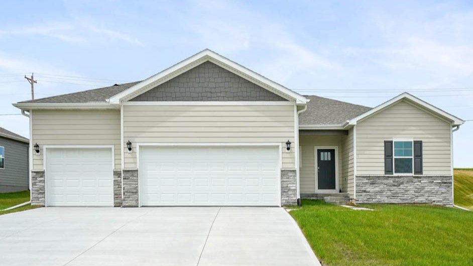 Exterior:Elevation Image 0.
