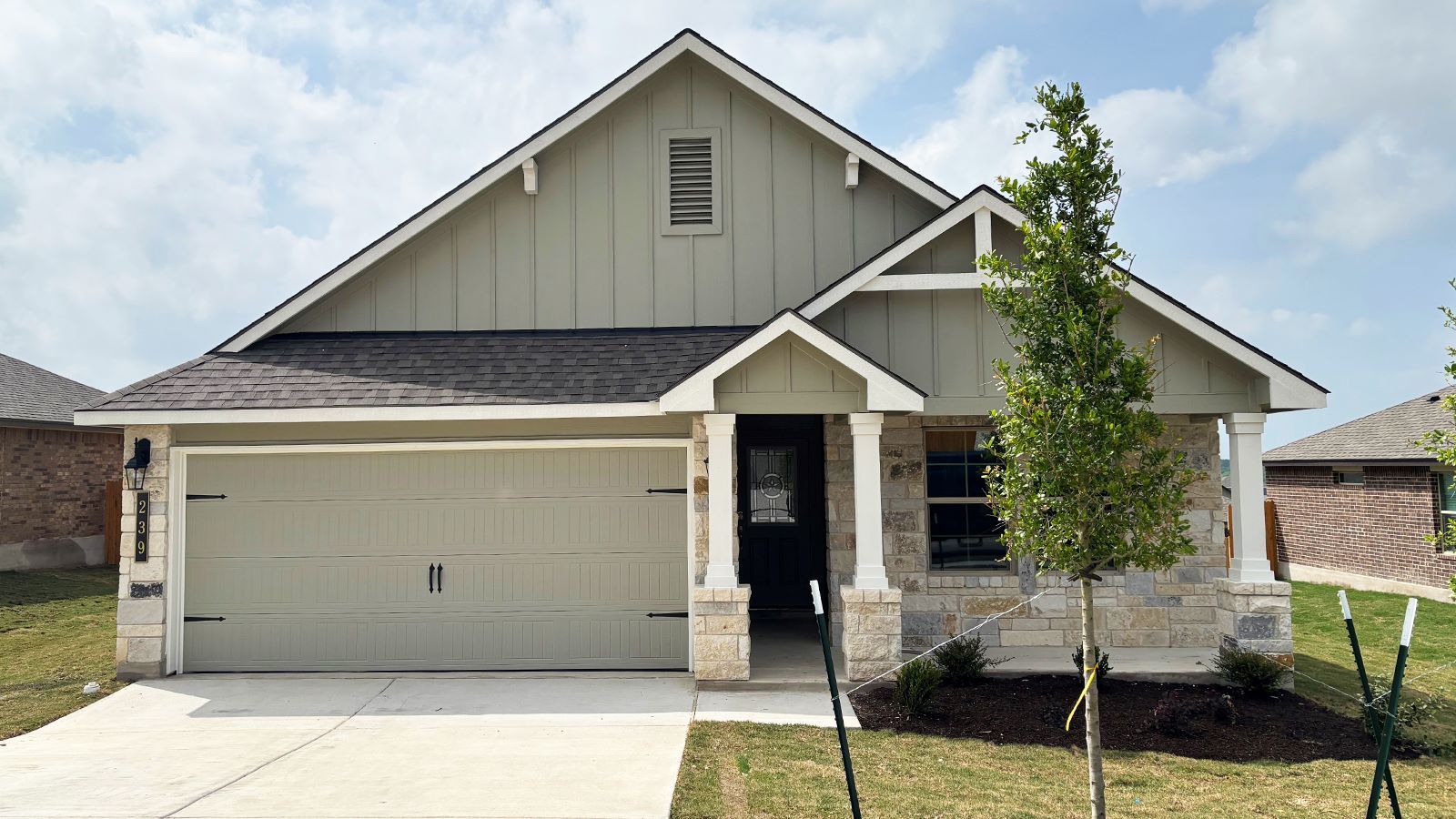 Exterior:Elevation Image 0.