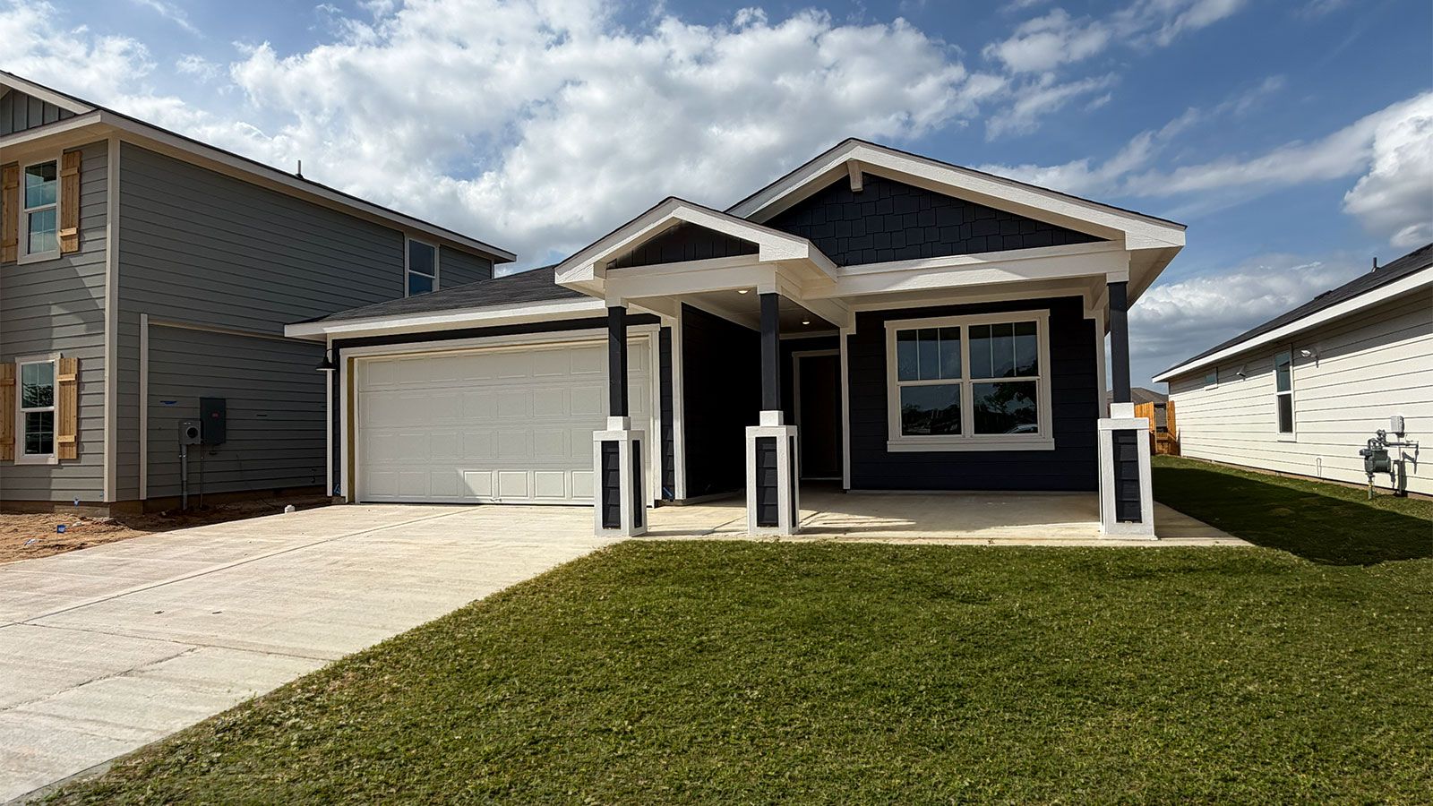 Exterior:Elevation Image 0.