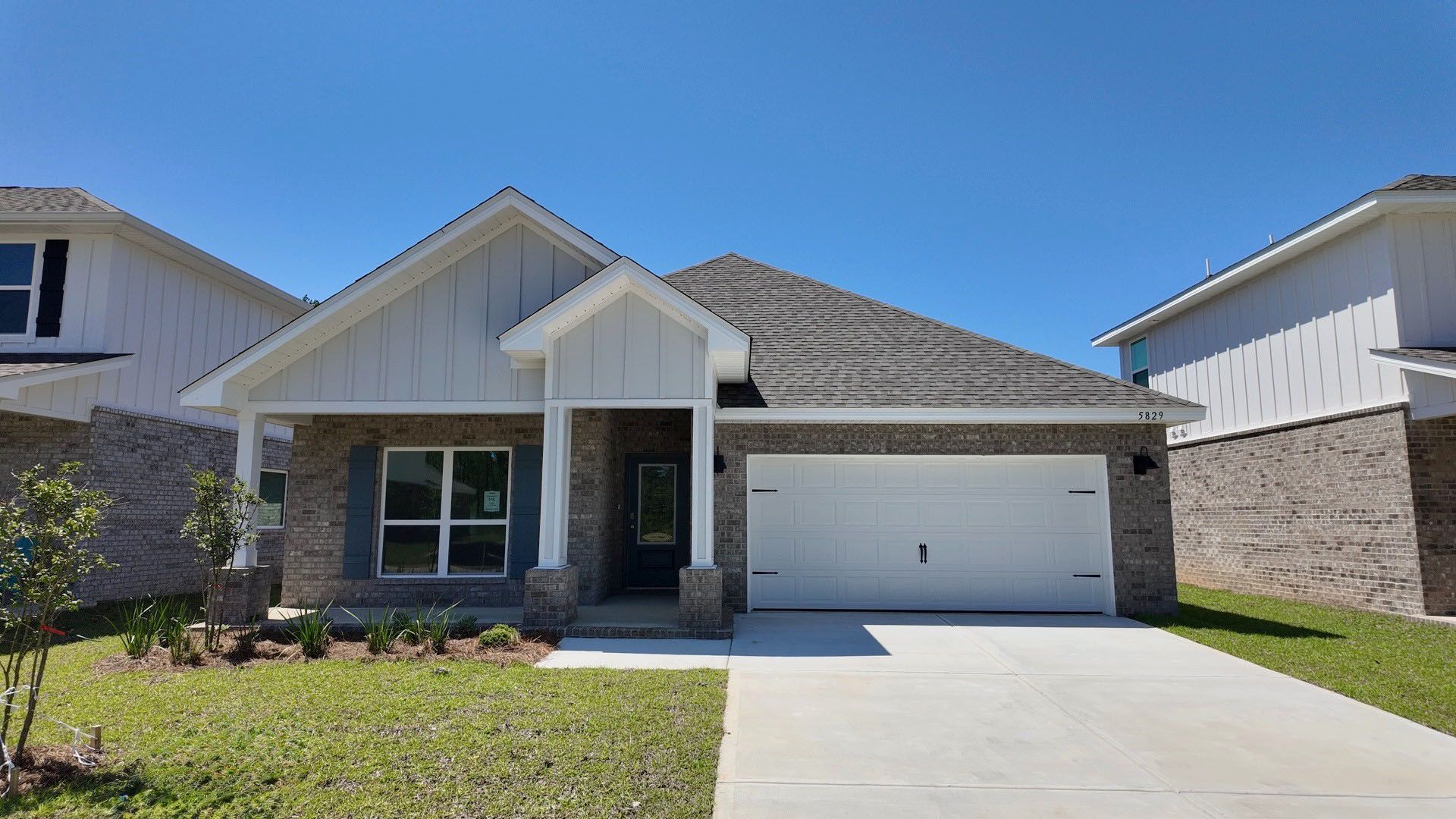 Exterior:Elevation Image 0.