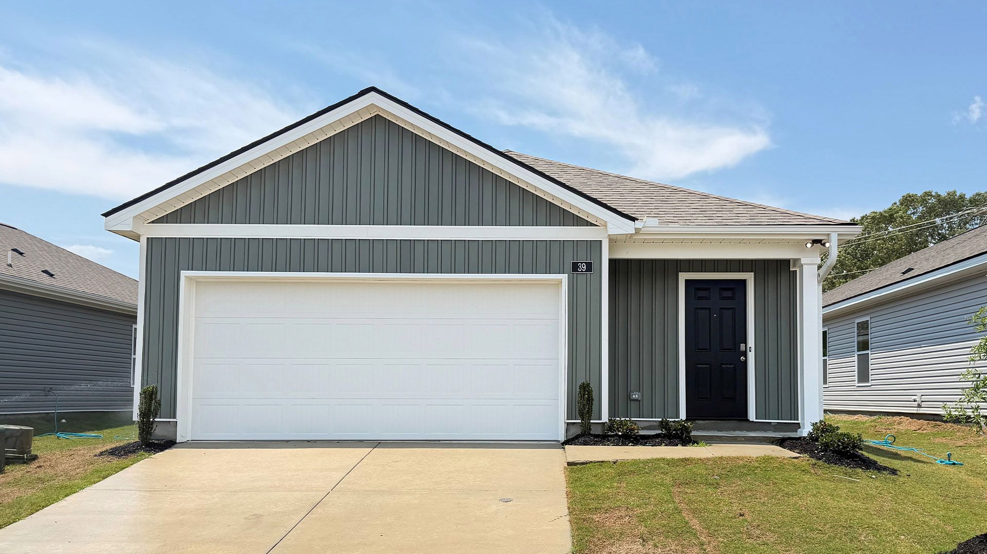 Exterior:Elevation Image 0.