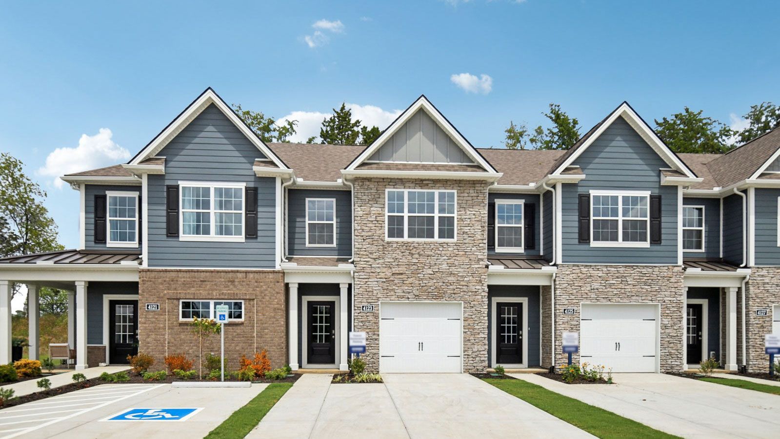 Exterior:Elevation Image 0.