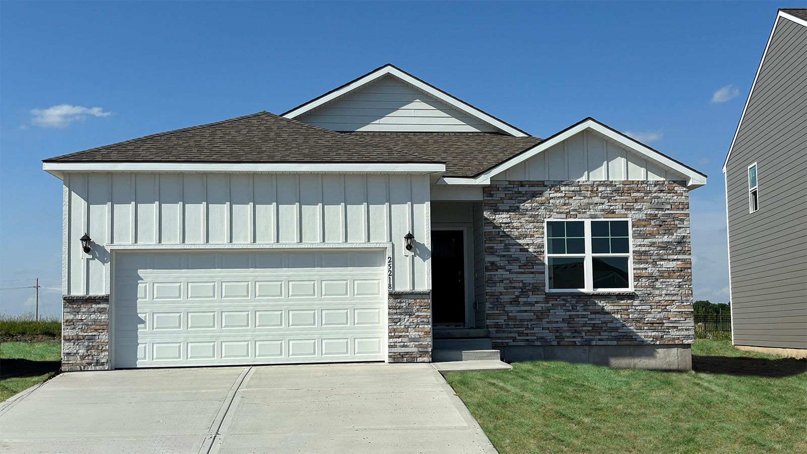 Exterior:Elevation Image 0.