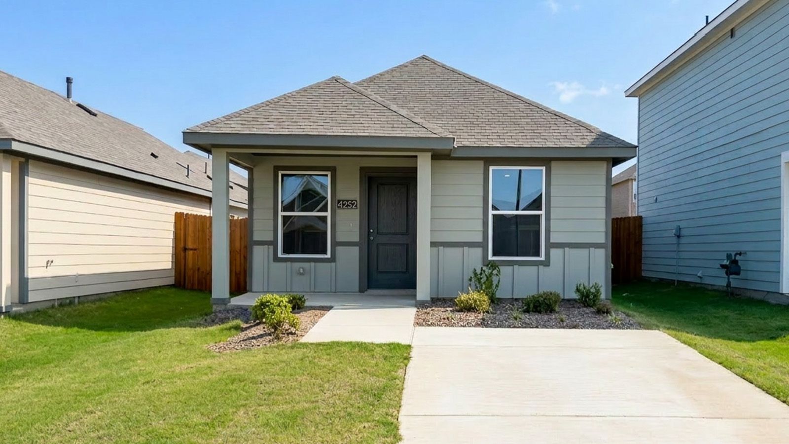 Exterior:Elevation Image 0.