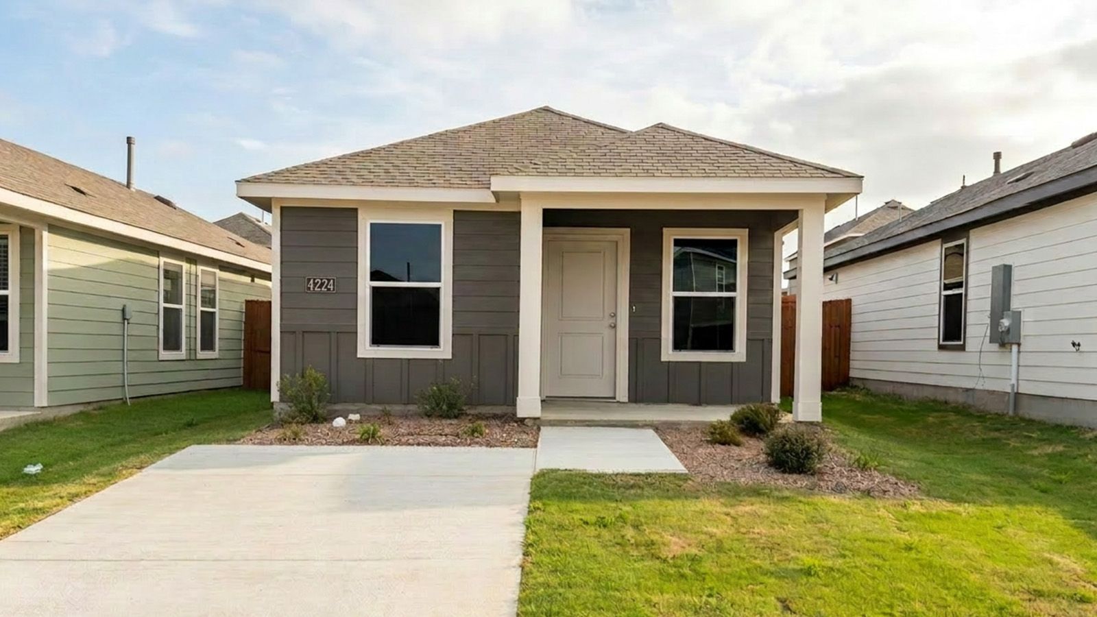 Exterior:Elevation Image 0.