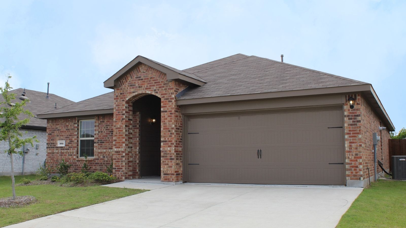 Exterior:Elevation Image 0.