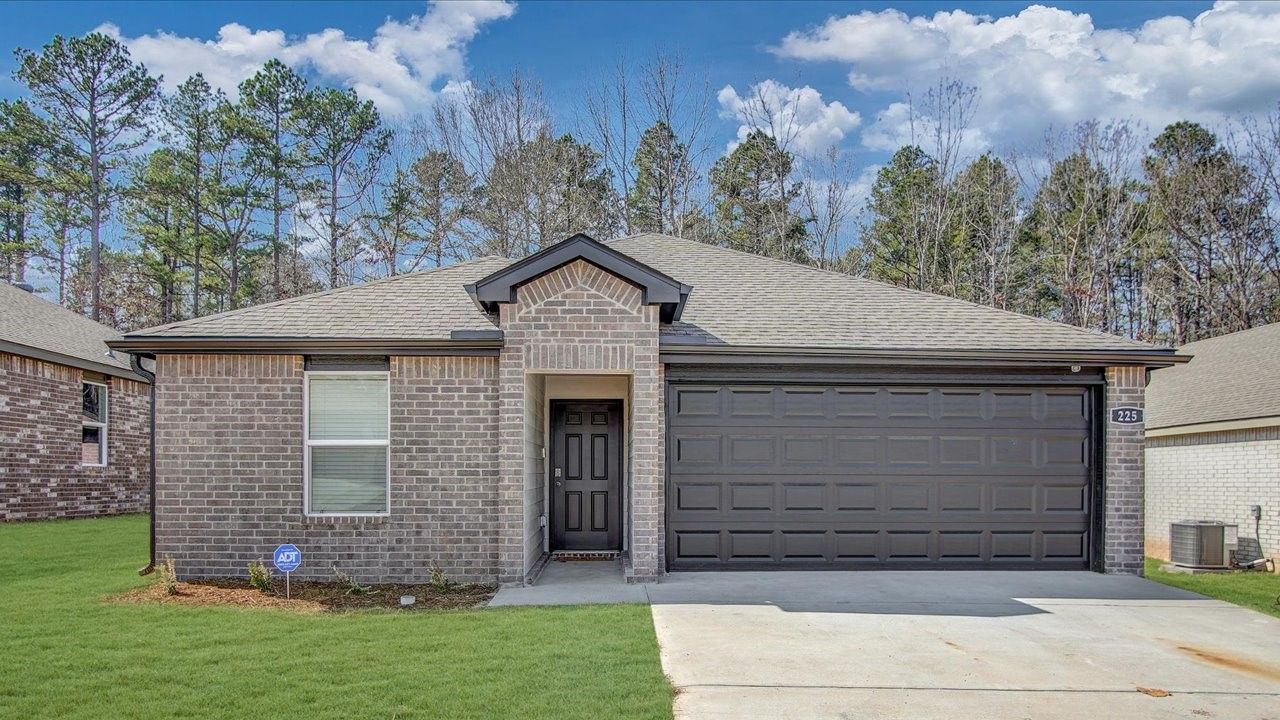 Exterior:Elevation Image 0.