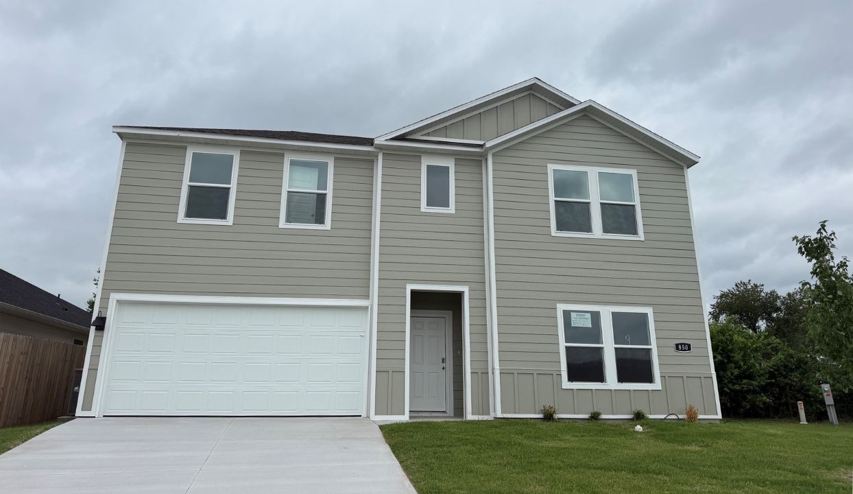 Exterior:Elevation Image 0.