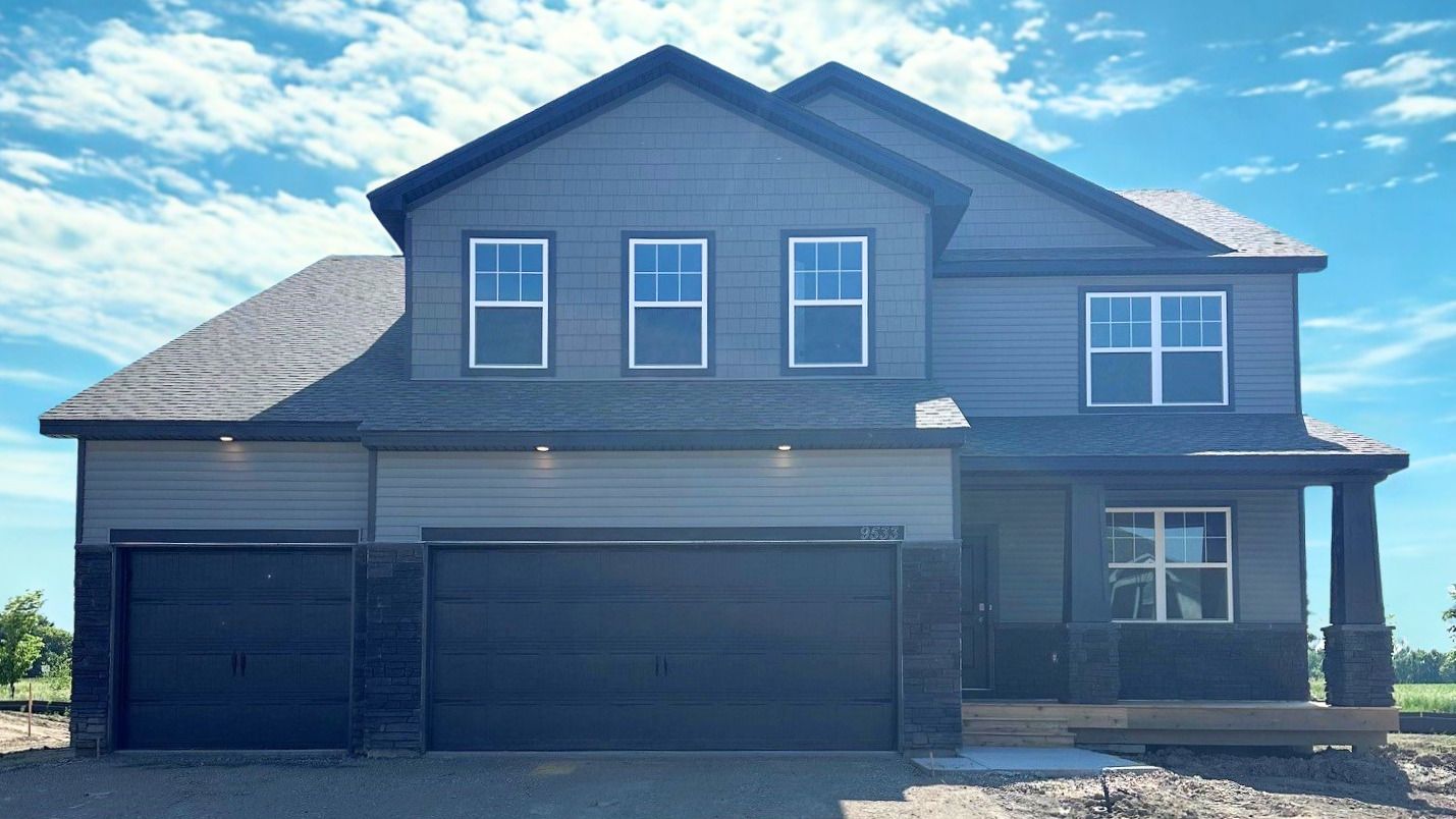 Exterior:Elevation Image 0.