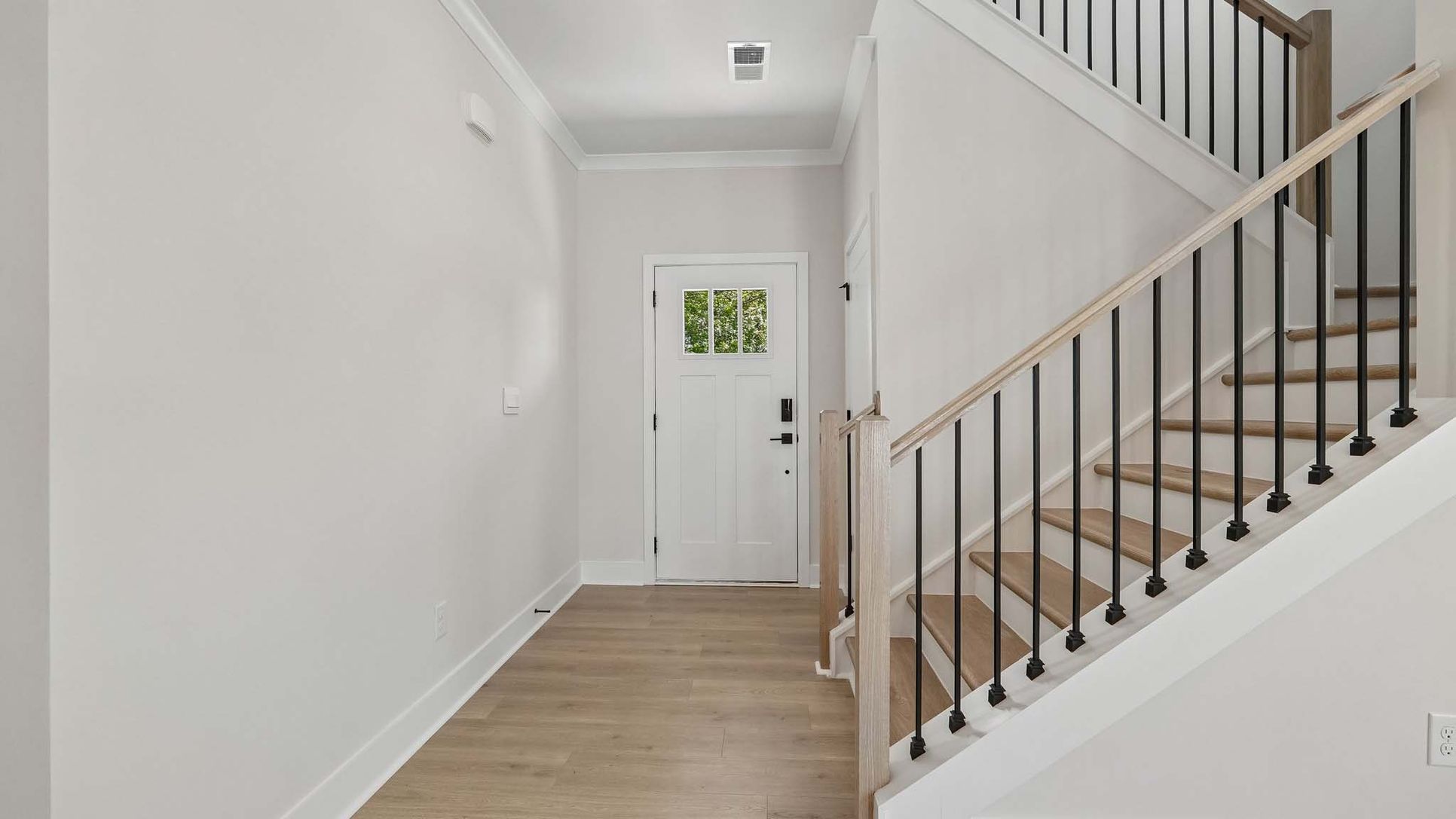 Exterior:Elevation Image 1.