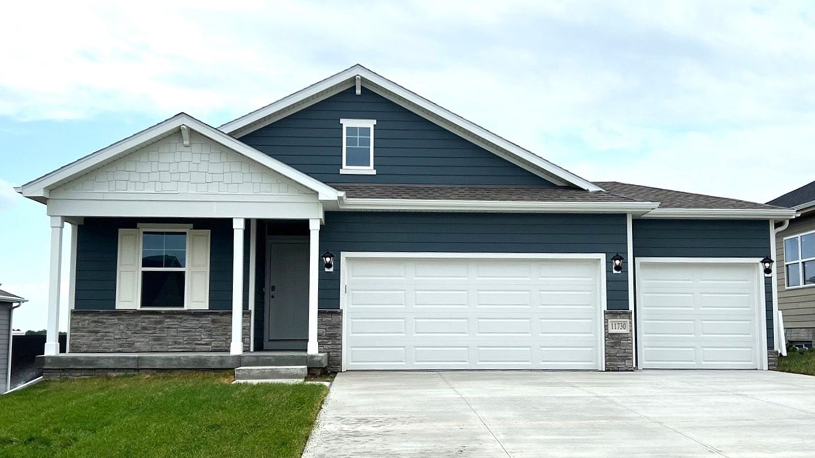 Exterior:Elevation Image 0.