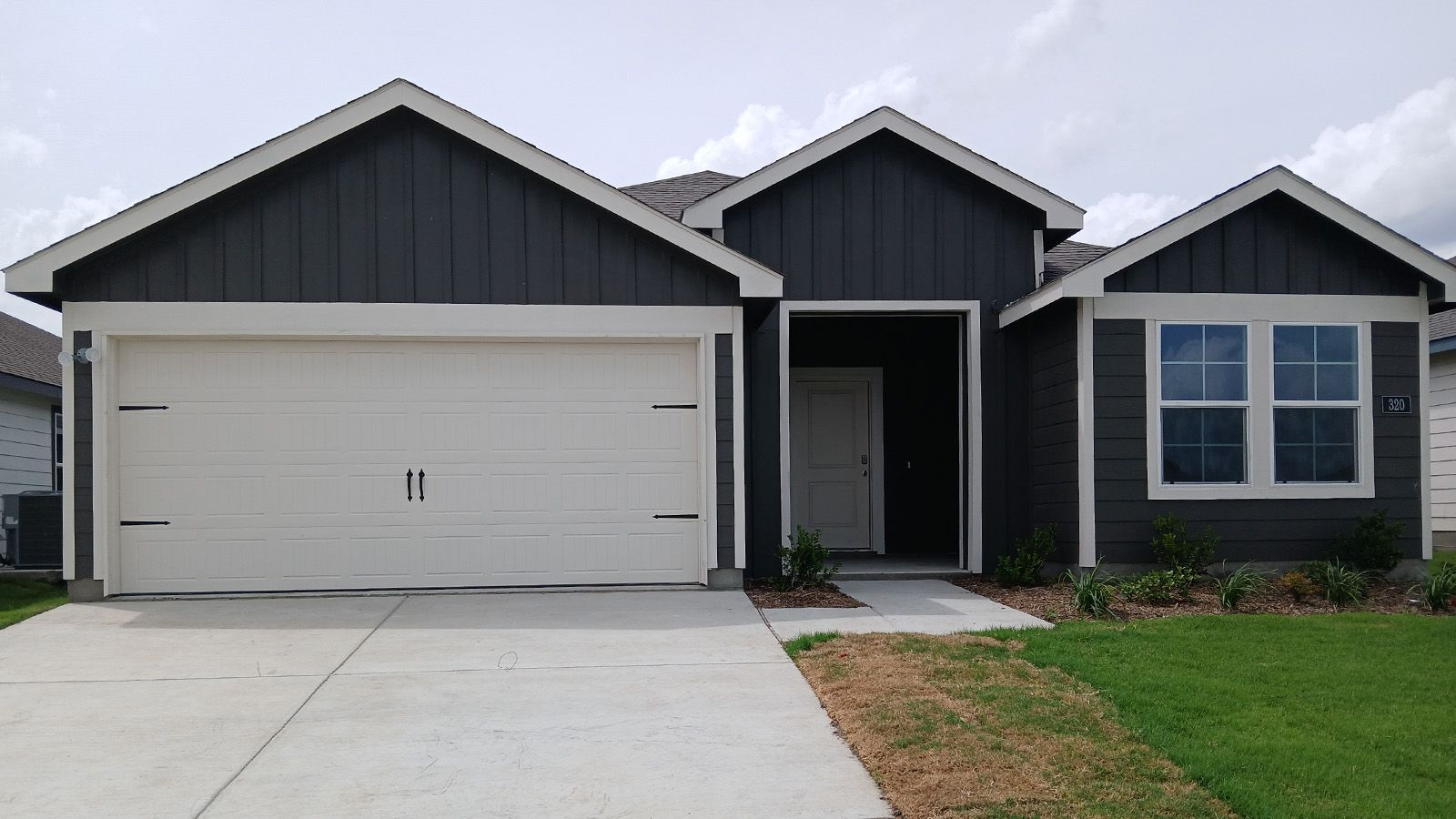 Exterior:Elevation Image 0.