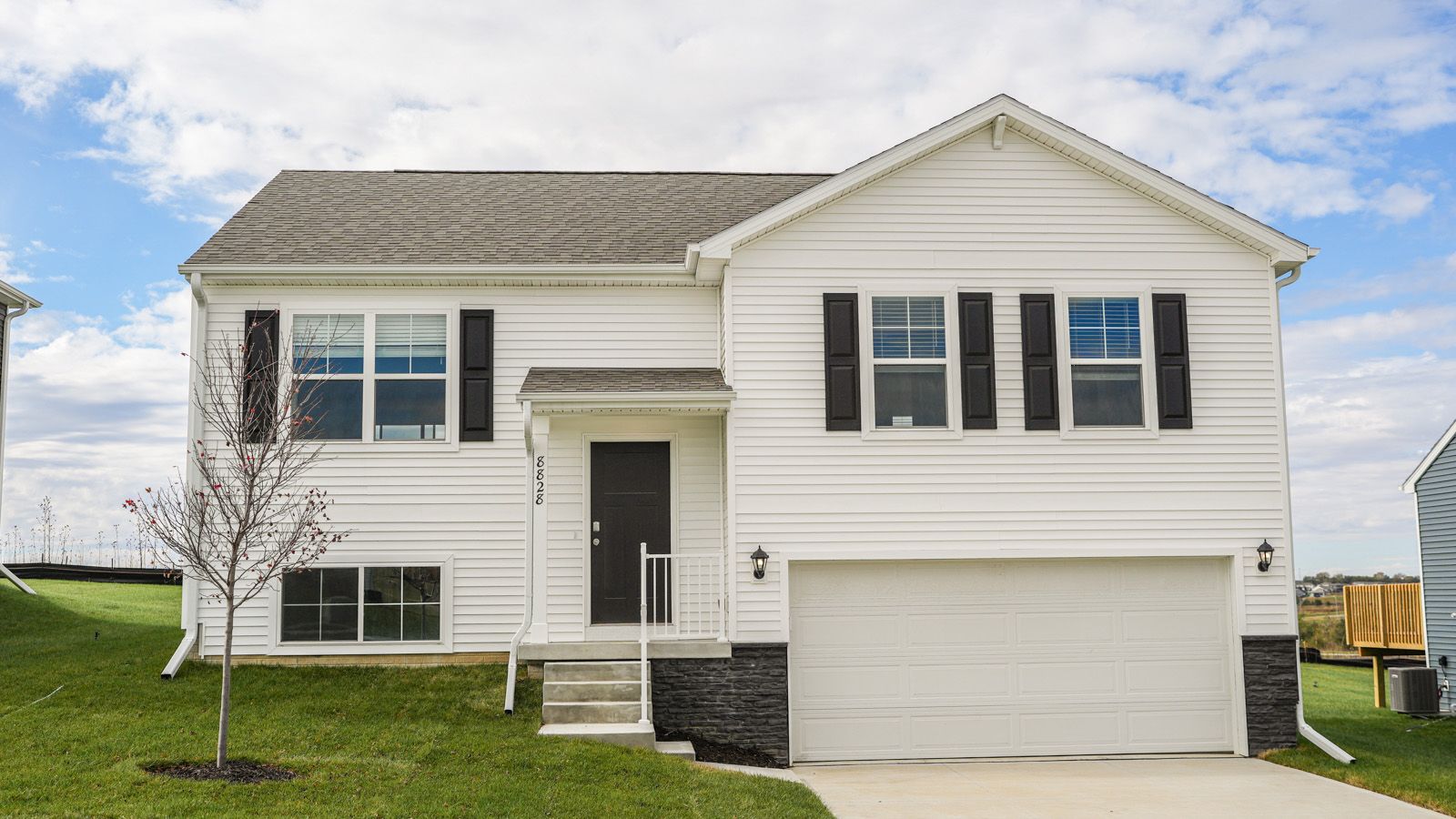 Exterior:Elevation Image 0.