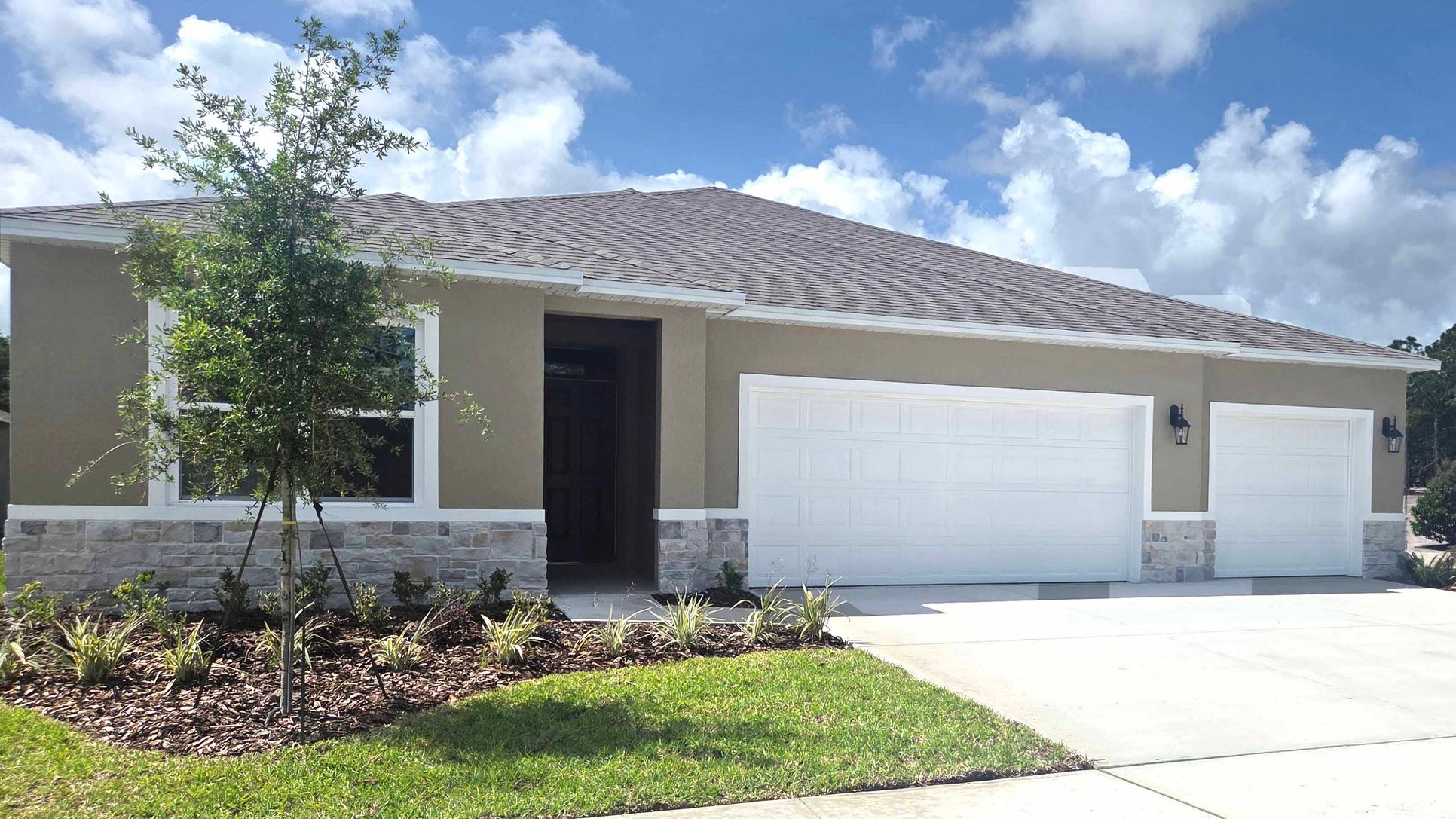 Exterior:Elevation Image 0.