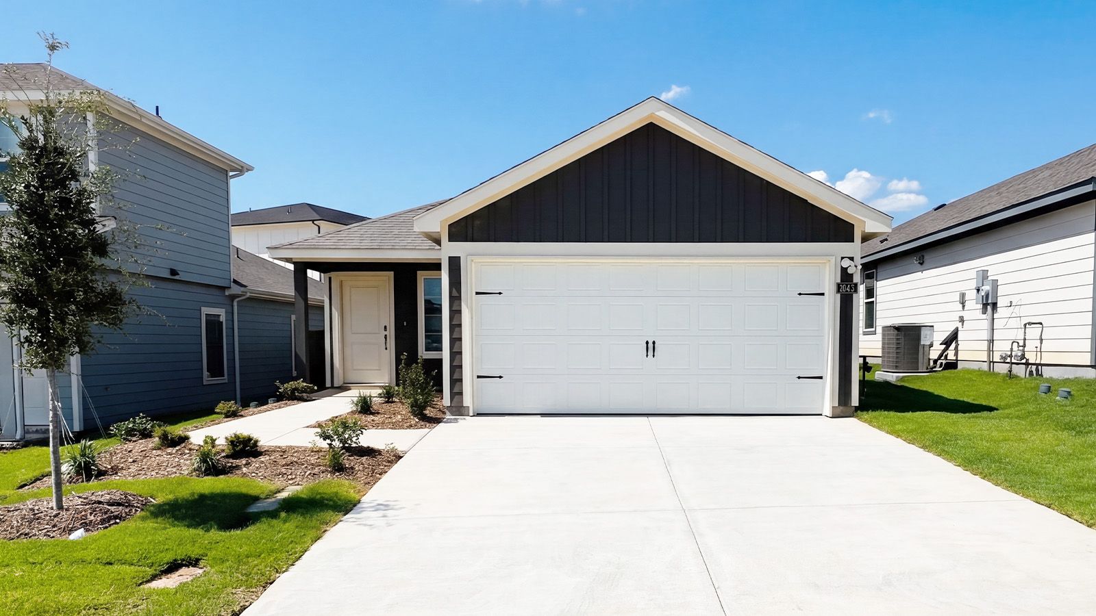 Exterior:Elevation Image 0.
