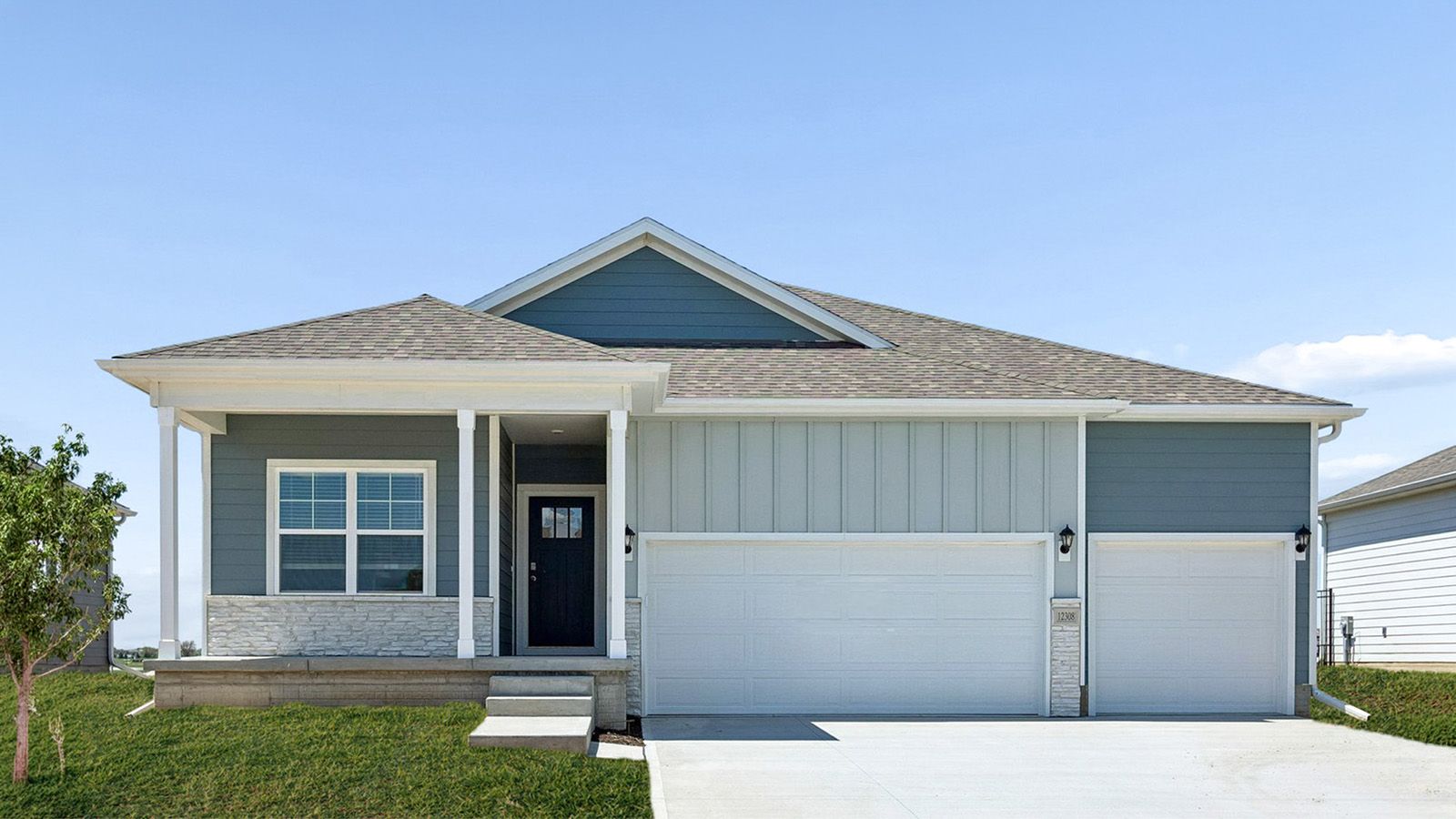 Exterior:Elevation Image 0.