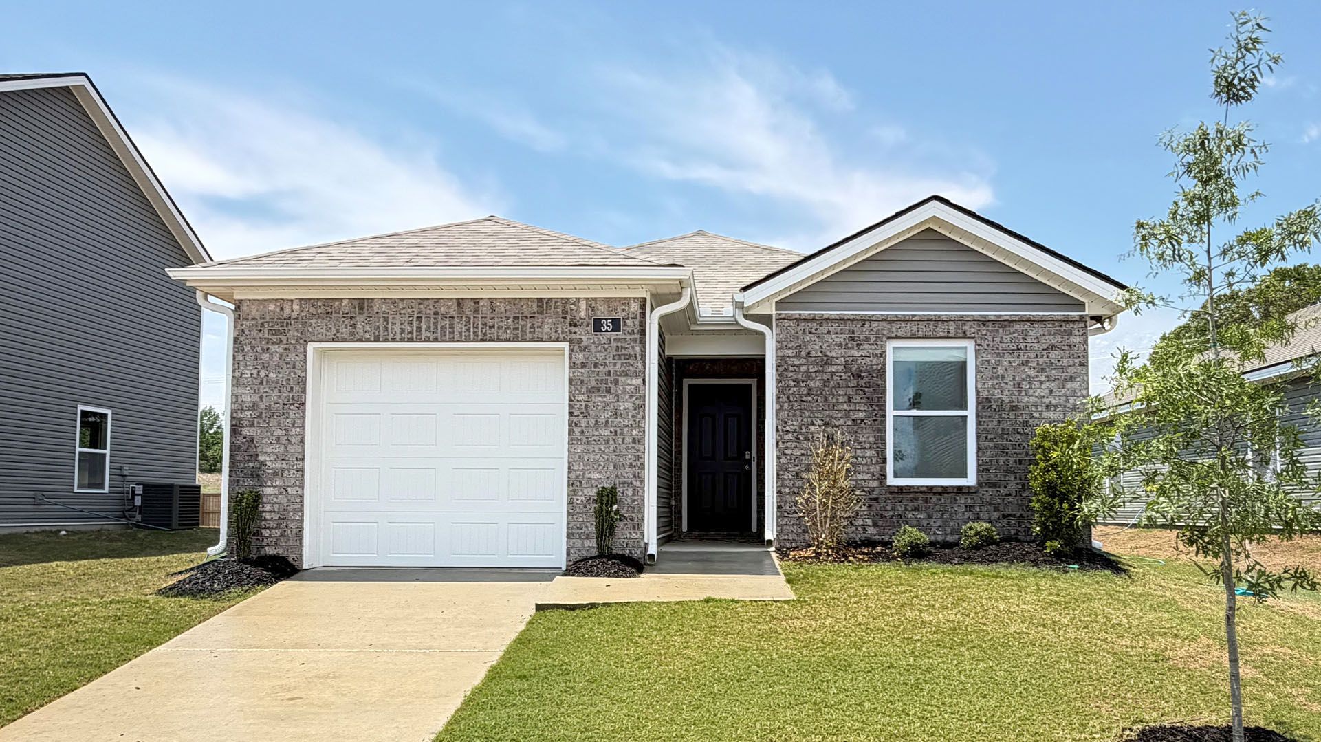 Exterior:Elevation Image 0.