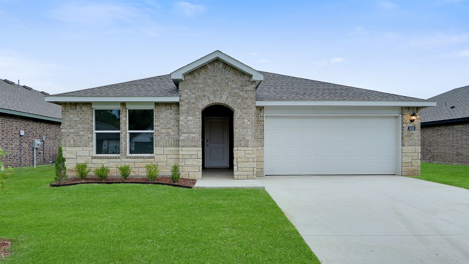 Exterior:Elevation Image 0.