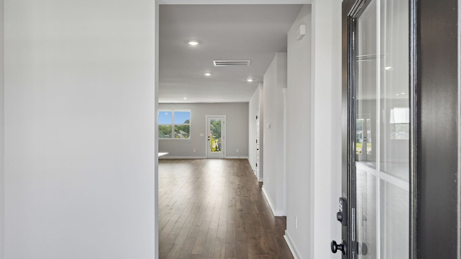 Exterior:Elevation Image 5.