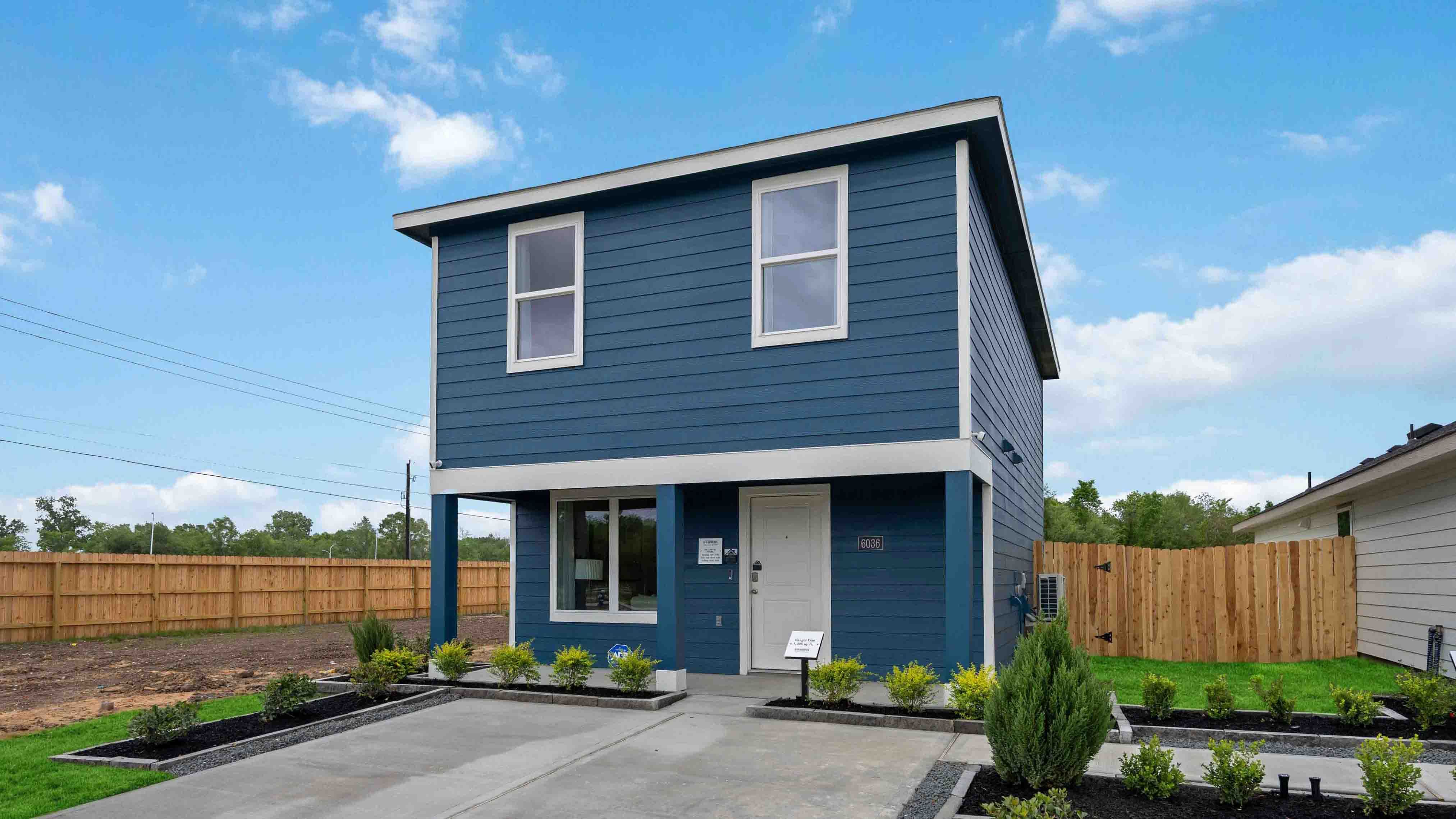 Exterior:Elevation Image 0.