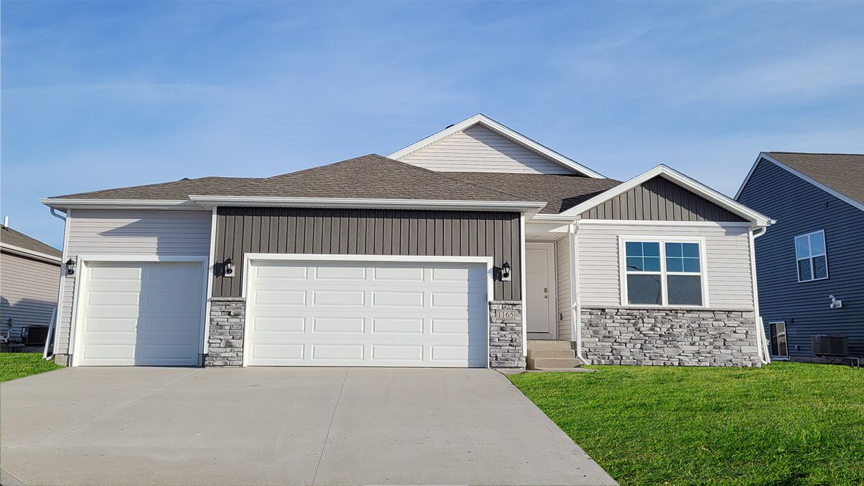 Exterior:Elevation Image 0.
