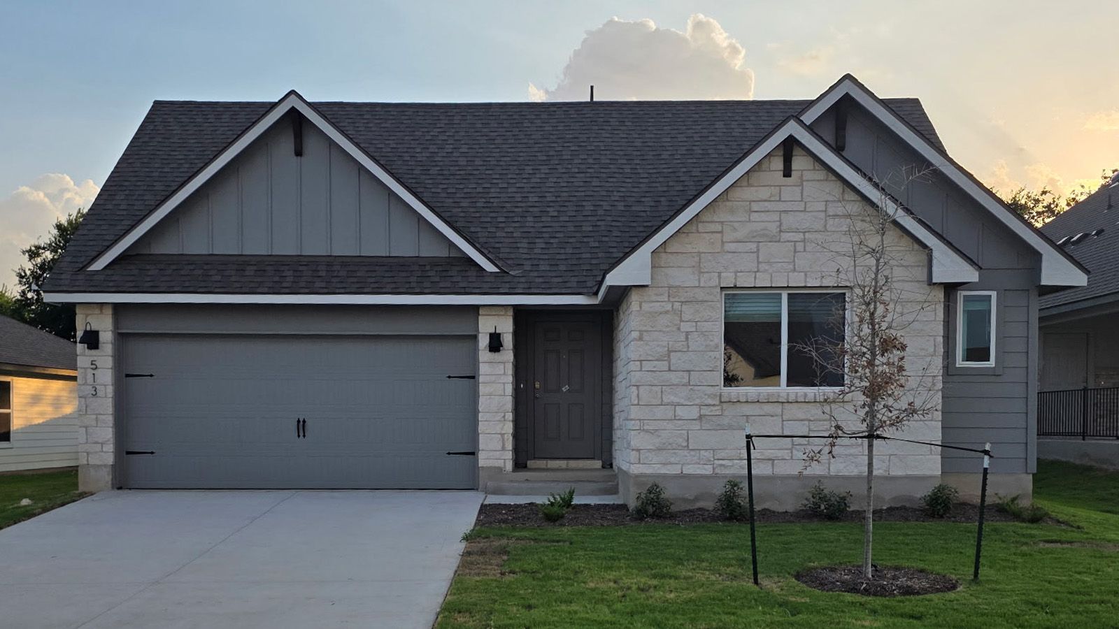 Exterior:Elevation Image 0.