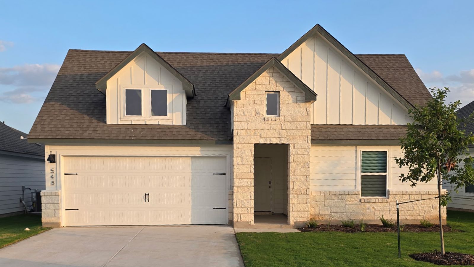 Exterior:Elevation Image 0.