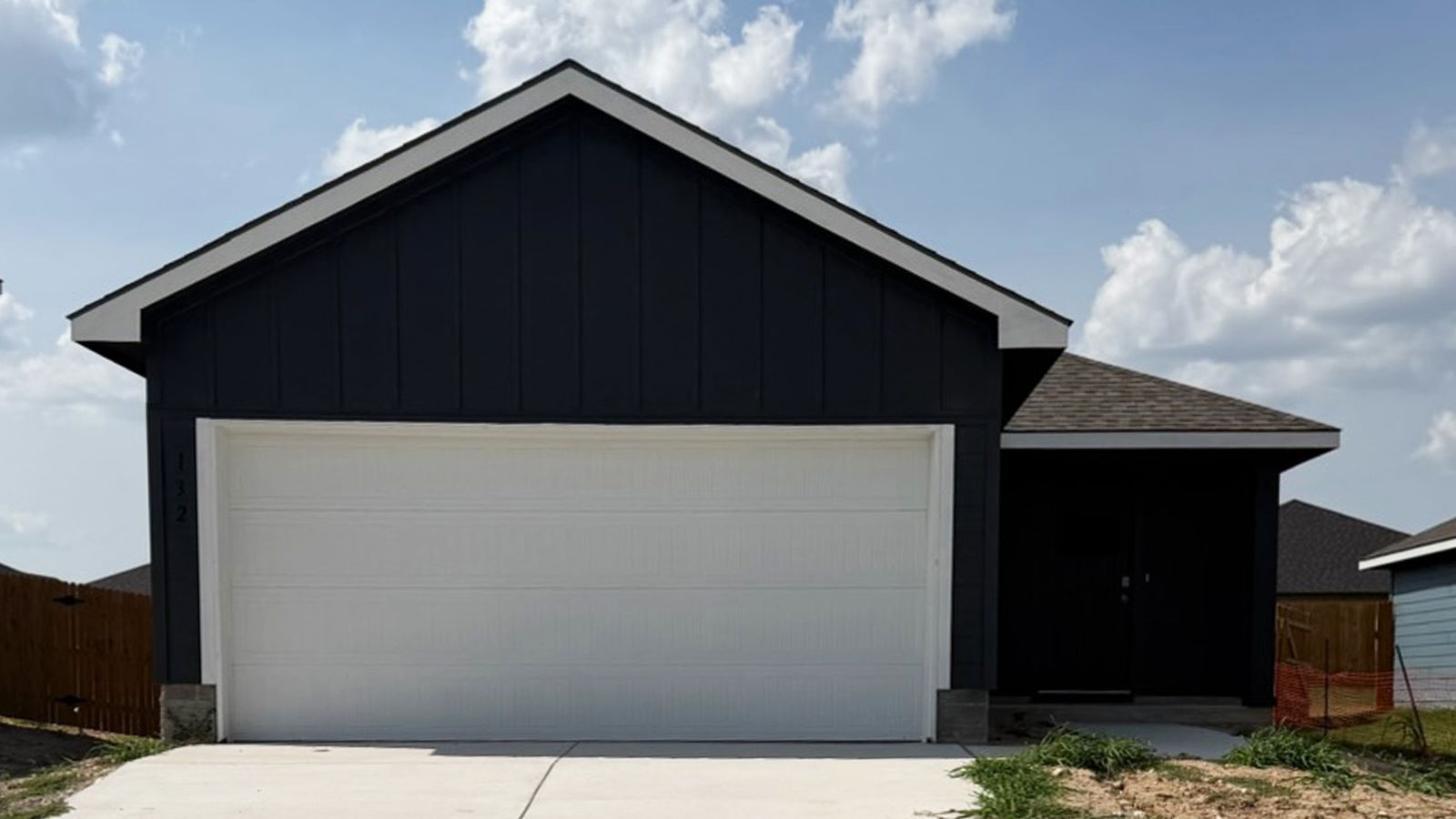 Exterior:Elevation Image 0.