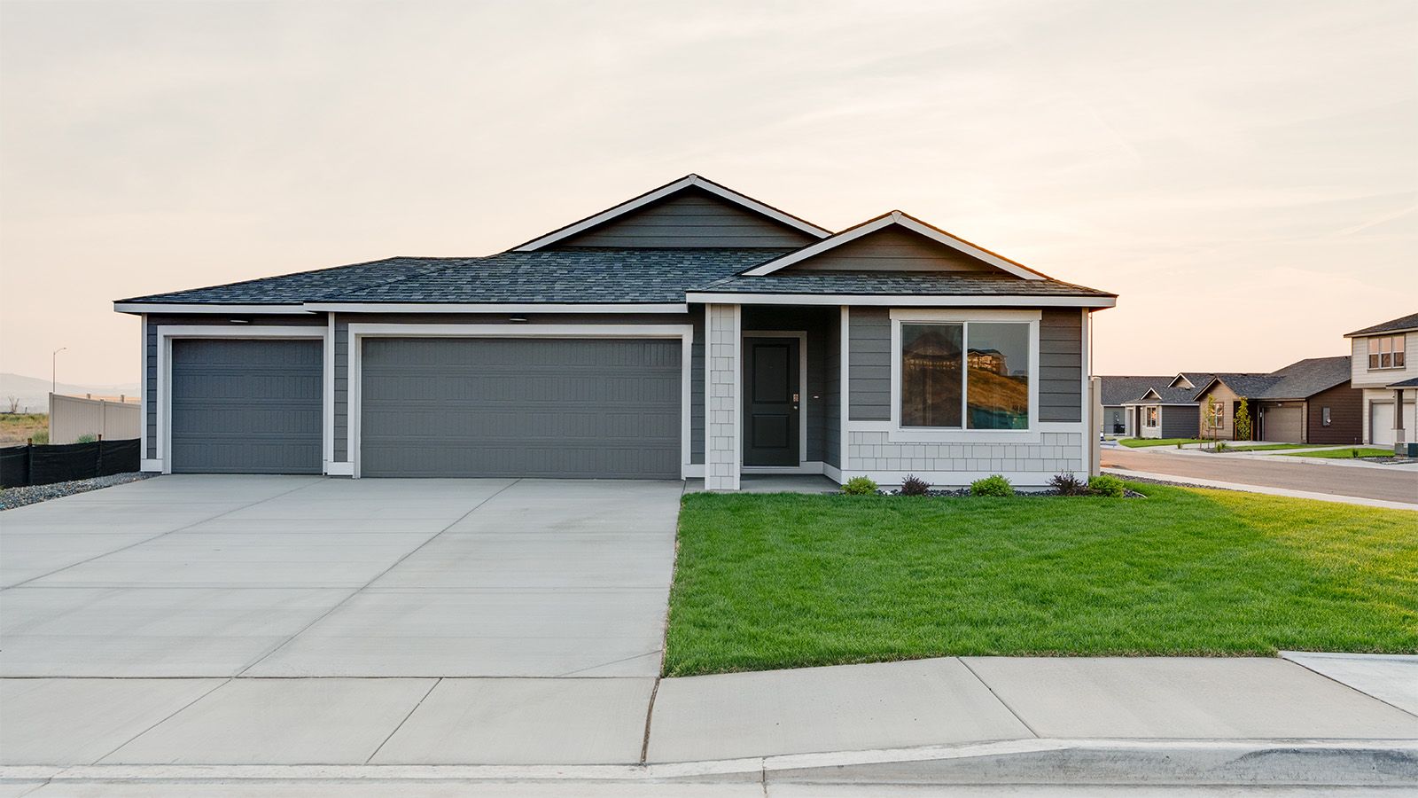 Exterior:Elevation Image 0.