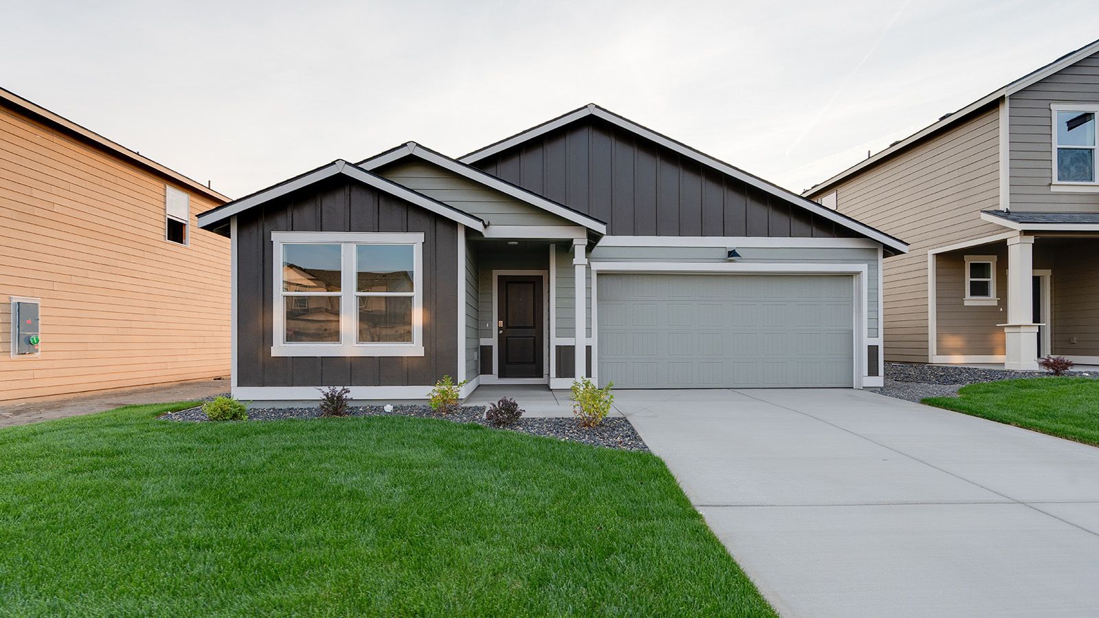 Exterior:Elevation Image 0.