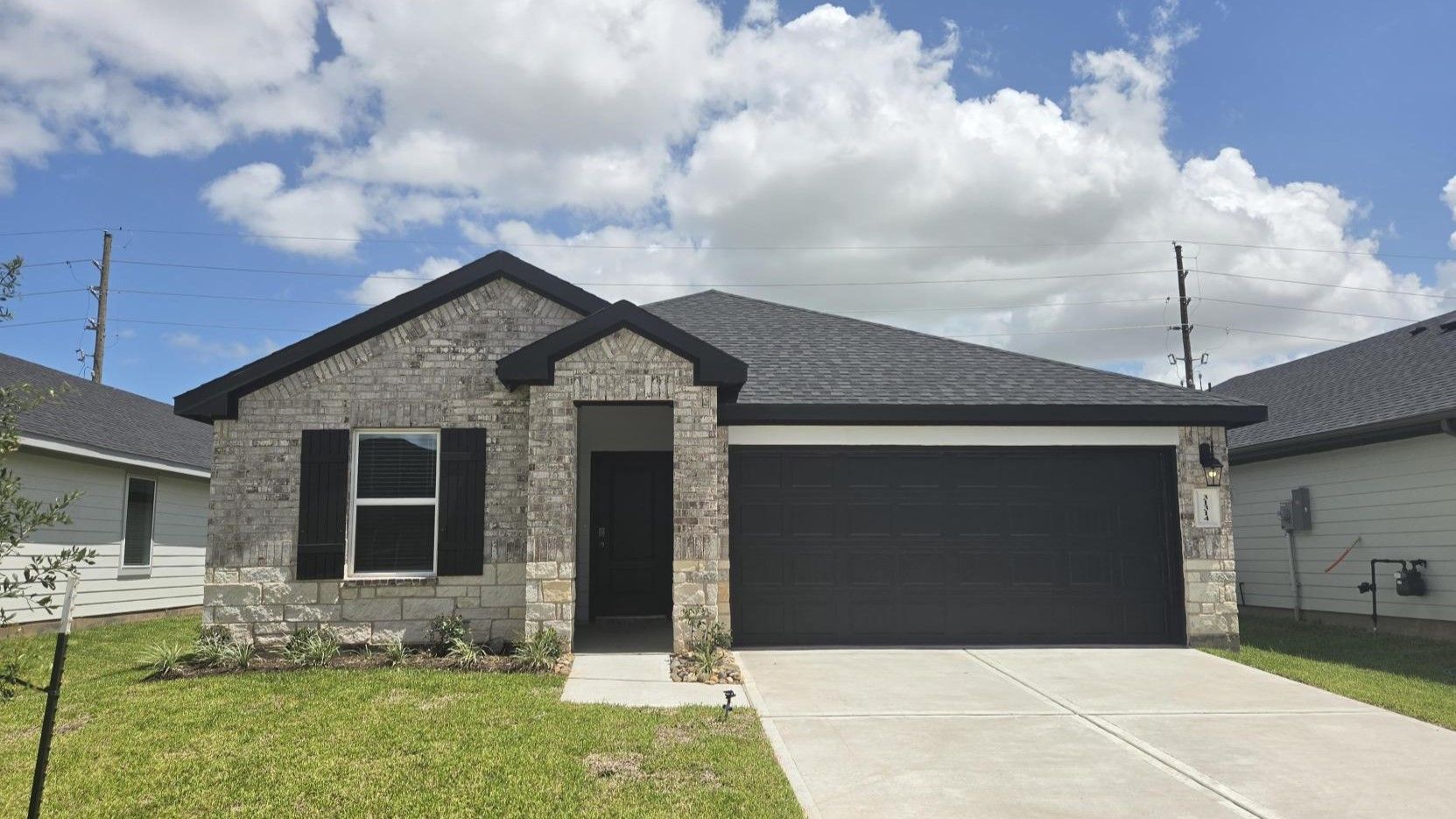 Exterior:Elevation Image 0.