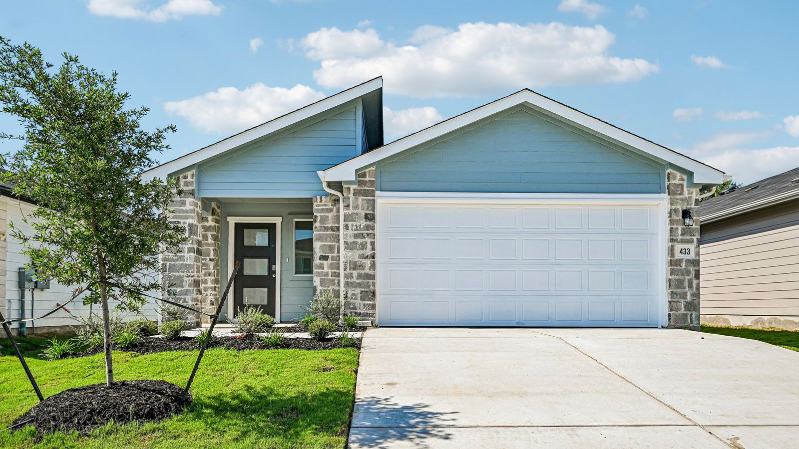 Exterior:Elevation Image 0.