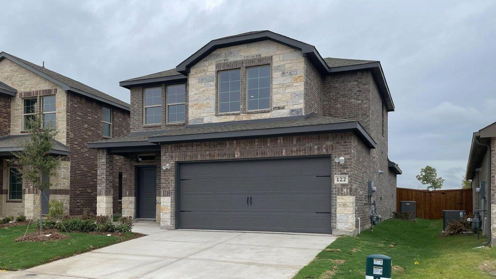 Exterior:Elevation Image 0.