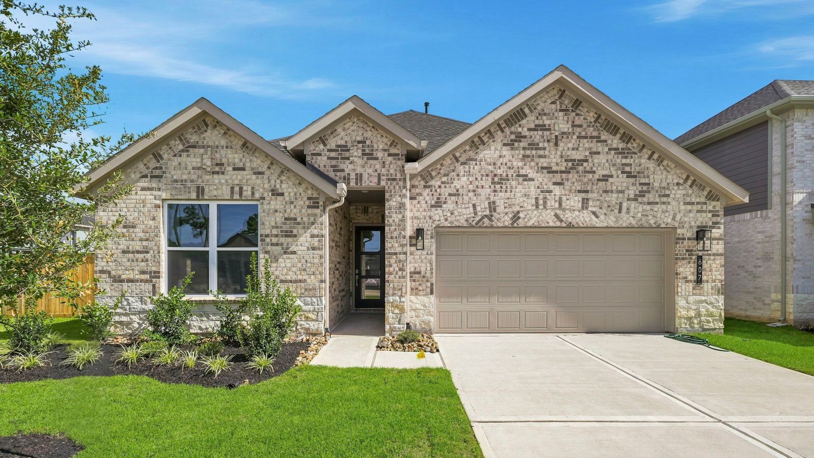 Exterior:Elevation Image 0.