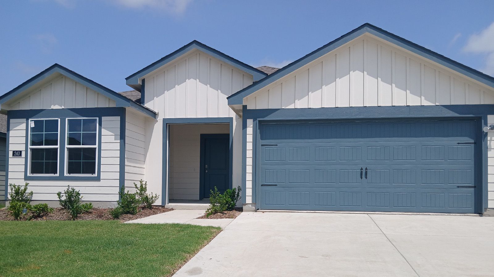 Exterior:Elevation Image 0.