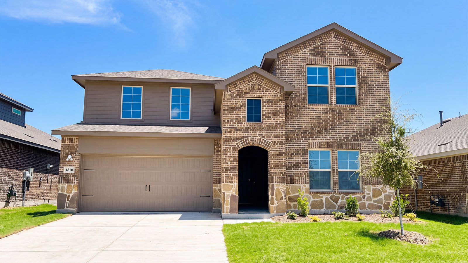 Exterior:Elevation Image 0.