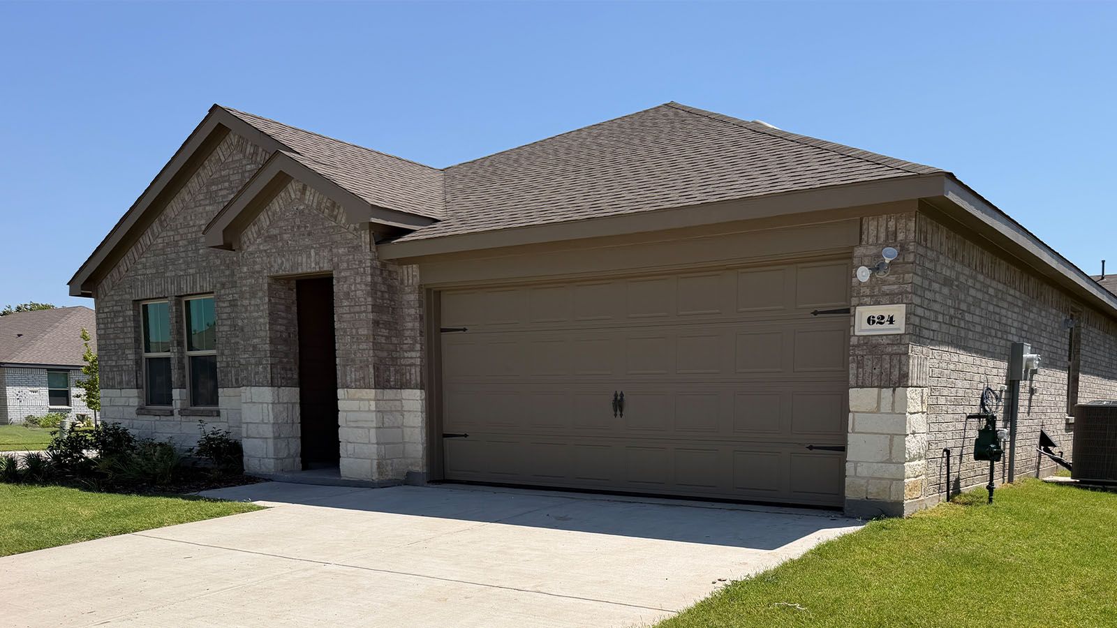 Exterior:Elevation Image 0.
