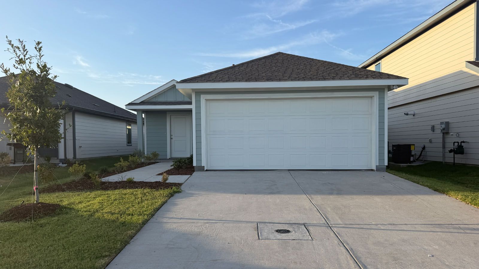 Exterior:Elevation Image 0.