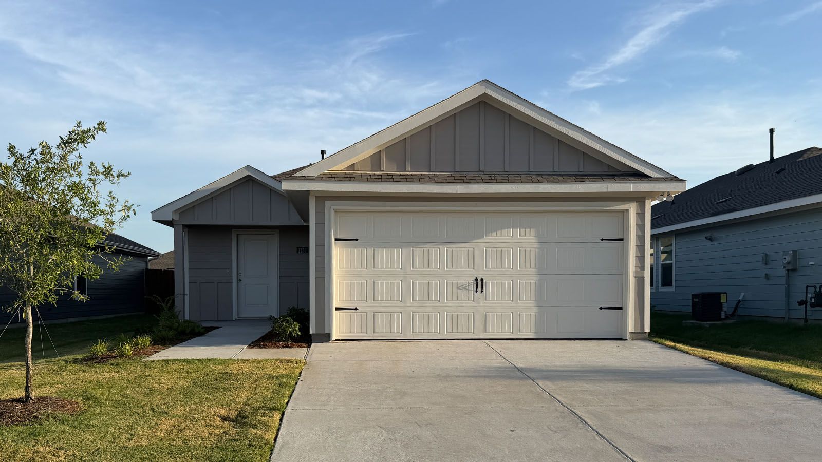 Exterior:Elevation Image 0.