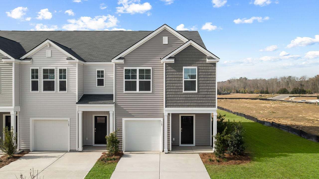Exterior:Elevation Image 0.